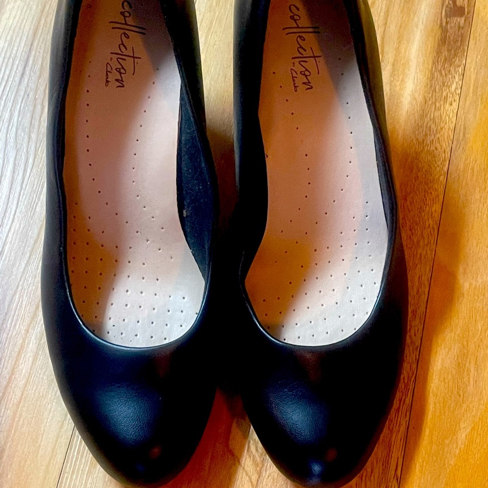 Clarks Adriel Viola platform pumps.